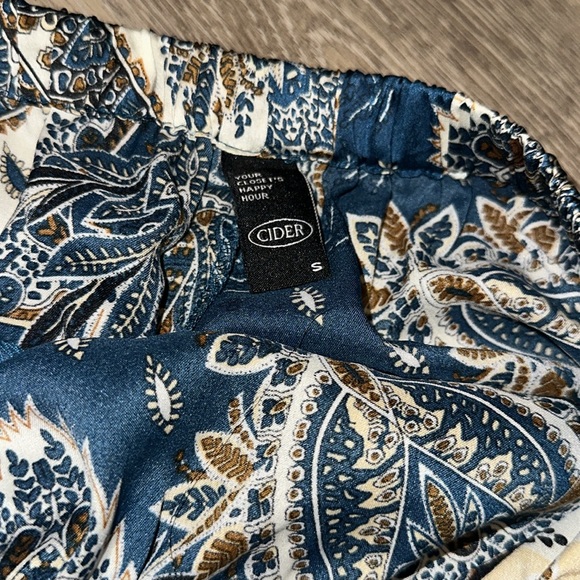 Cider Boho Paisley Shorts - Picture 6 of 6